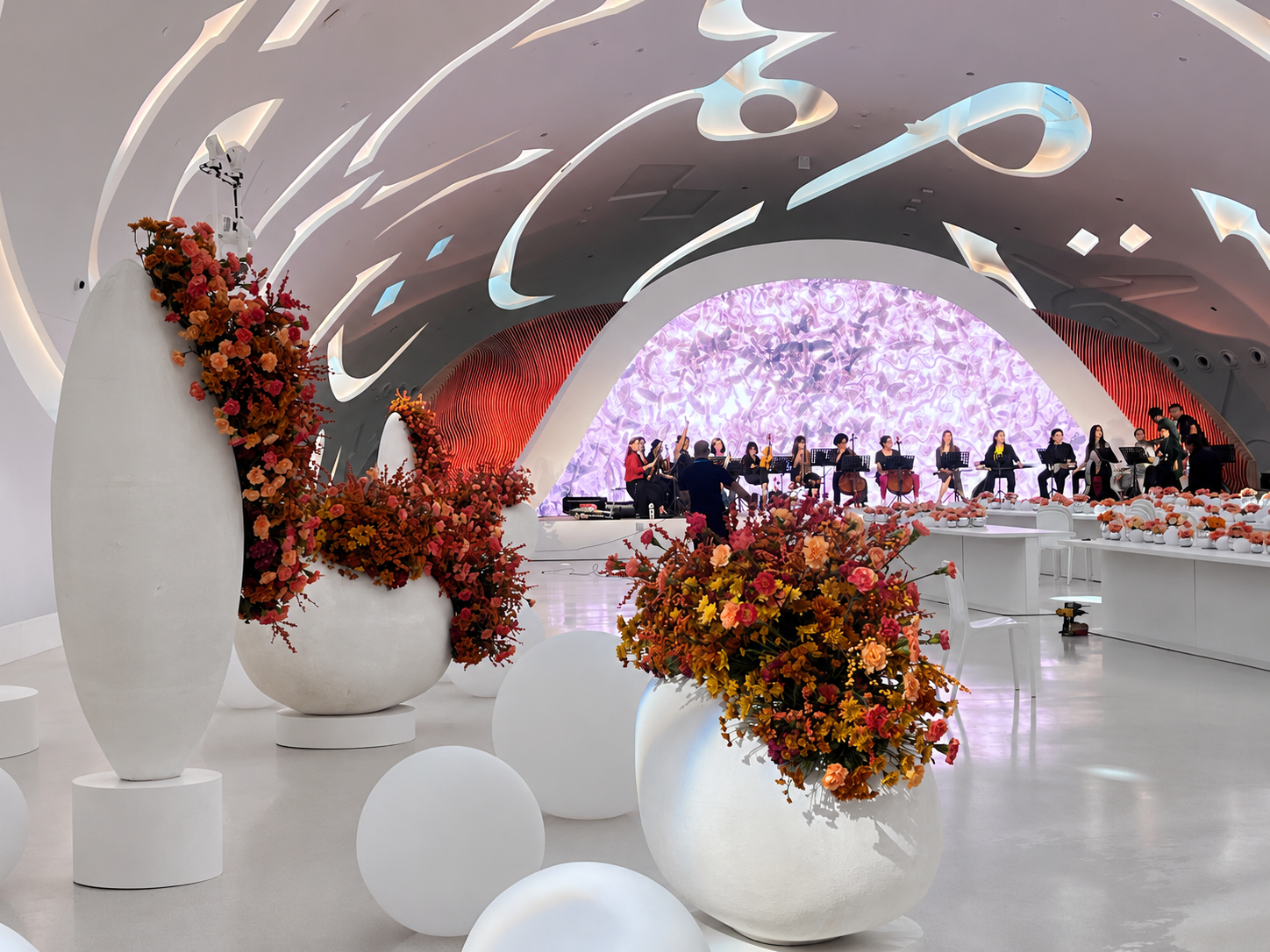 Bloomberg COP28 — Museum of the Future Floral Spatial Direction